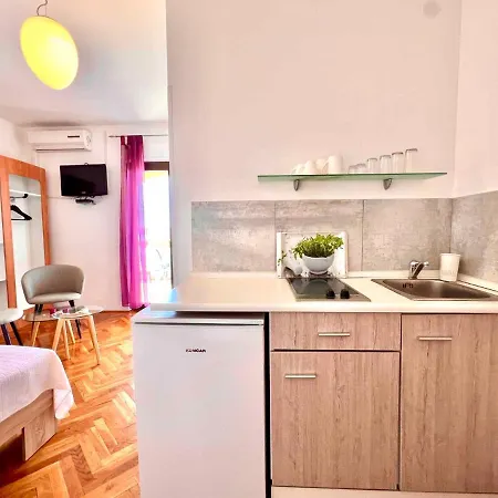 In 44157 Apartman *